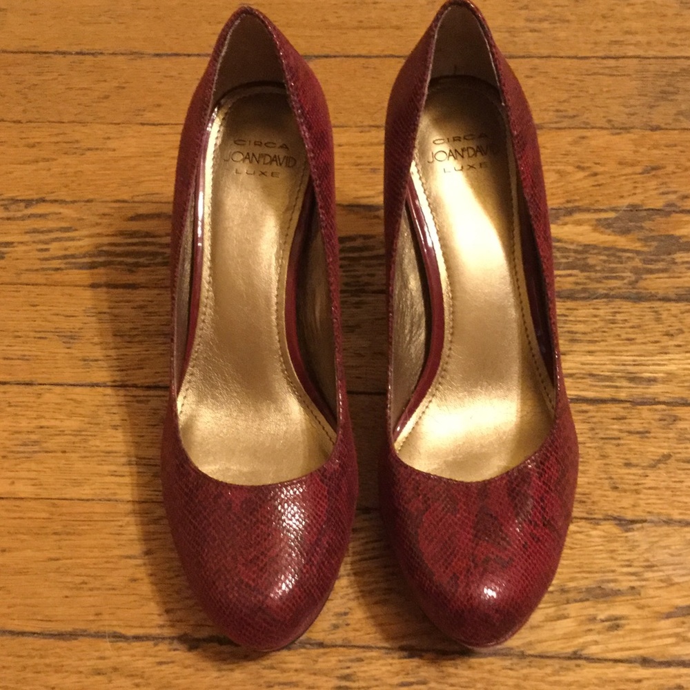 Women's shoes